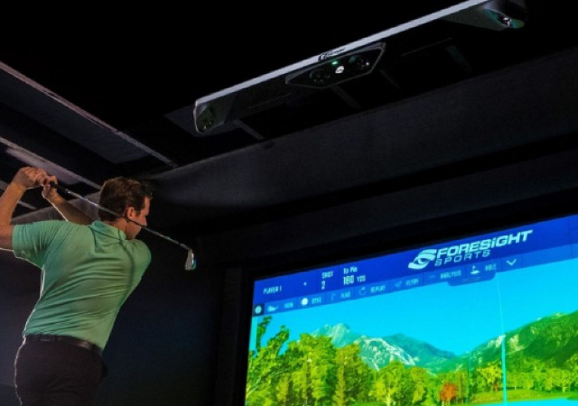 player using gchawk launch monitor with fsx2020 software