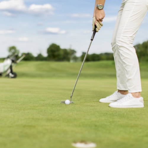 Golf grip features